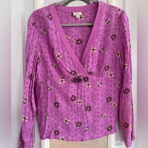 Beautiful v neck  j Jill blouse. Lovely bead detail.